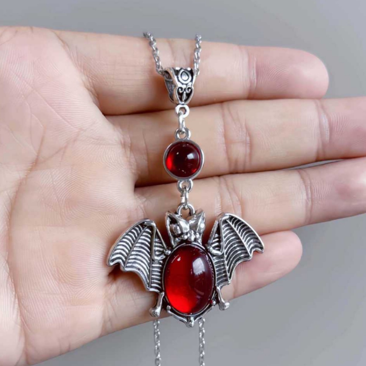 قلادة الخفافيش مصاص الدماء، ال - مراجعة Men'S Vampire Accessories وسعره