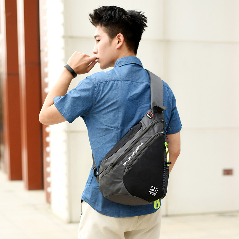 حقيبة كتف مقاومة للماء للرجال  - مراجعة Men Accessories For Travel وسعره